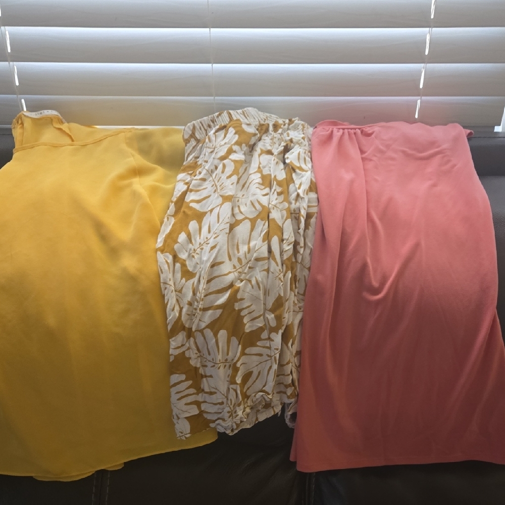 Bundle- 3 Summer/ Fall Yellow M Yellow/Gold S Melon M - Picture 1 of 4